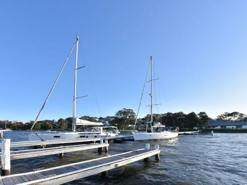 Wangi Waterfront Delight Estate - Waterfront Reserve Home