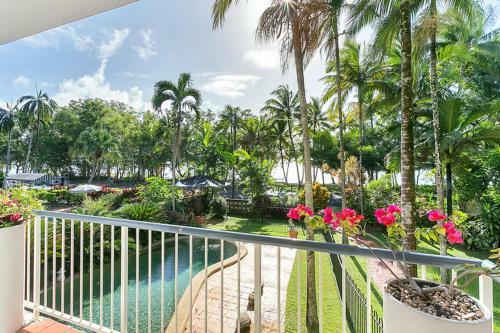 Sand Cay Apartments