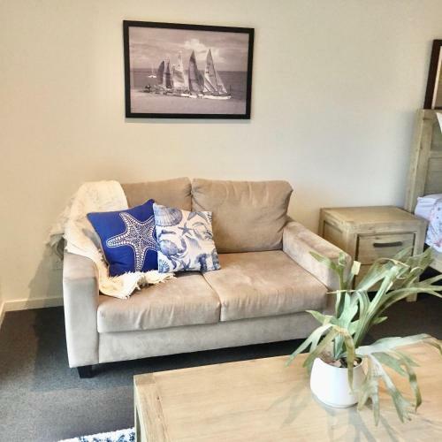 Family Island Getaway - Beachfront Apartment