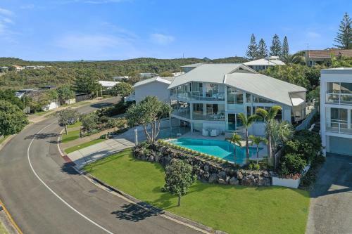 Beachside Luxury, Sunrise Beach