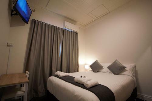 Sydney Junction Hotel