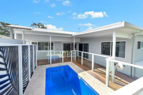 The Lake House - With Swimming Pool