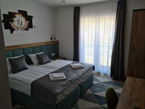 Hotel Deluxe