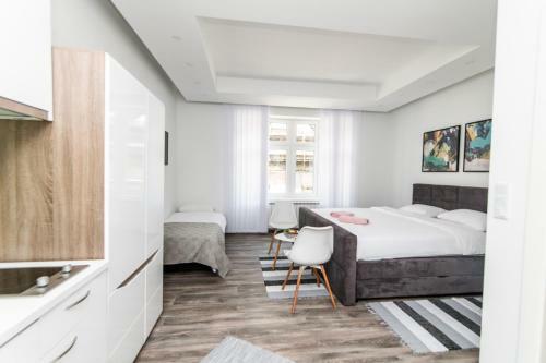 150sqm Apartment With 4 Units! Great For Groups