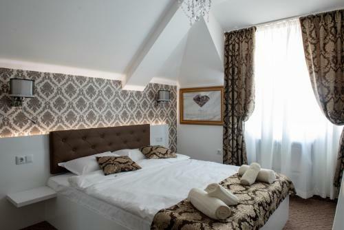 Antiques & Gold Boutique Hotel