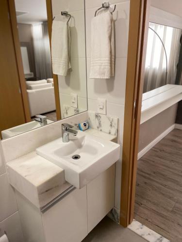 Apartamento Flat Confort�vel E Espa�oso (Apto 808)
