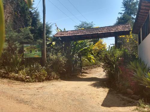 Hostal Pousada Colar de Ouro Chal�s