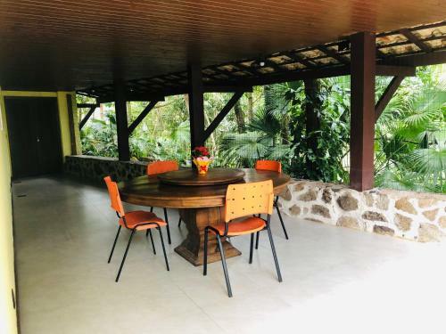 Hostal Su�tes Vista Pro Mar Ilhabela