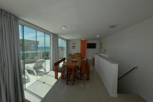 Apartamento L098 - Residencial Athenas 204