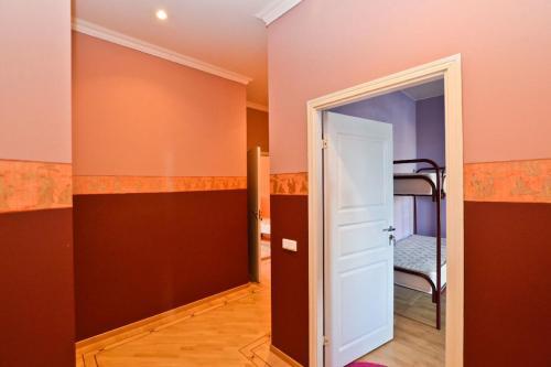 Hostel City 812