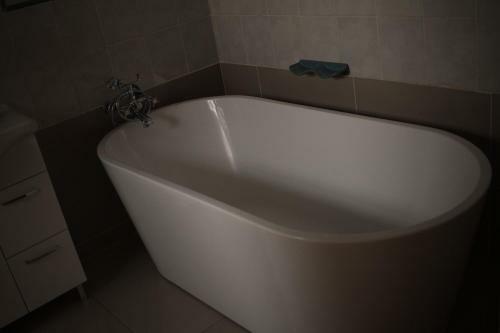 Triple Palms Bed And Breakfast