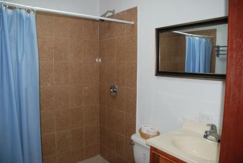 Hotel Coastalbay 2