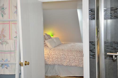 Clothesline B&B In Hubbards Cove