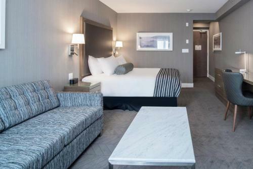 Sandman Signature Saskatoon South Hotel