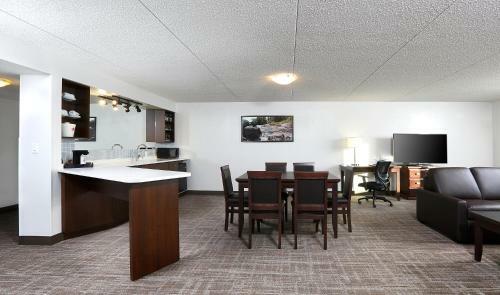 Canad Inns Destination Centre Club Regent Casino Hotel