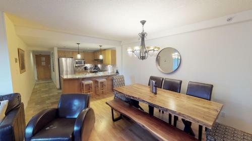 Spacious Ski In Ski Out Condo By Harmony Whistler