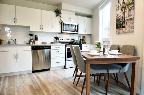 Gorgeous Modern 2bd Condo Heart Of Wpg Coffee Location