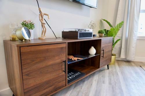 Gorgeous Modern 2bd Condo Heart Of Wpg Coffee Location