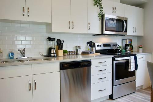 Gorgeous Modern 2bd Condo Heart Of Wpg Coffee Location