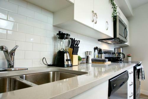 Gorgeous Modern 2bd Condo Heart Of Wpg Coffee Location