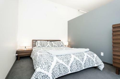 Premium 2bd Loft Dt Heated Parking Rooftop Patio Bbq Gym Coffee