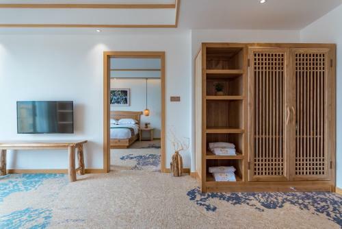 Yunxianju Tea Culture Theme Hotel