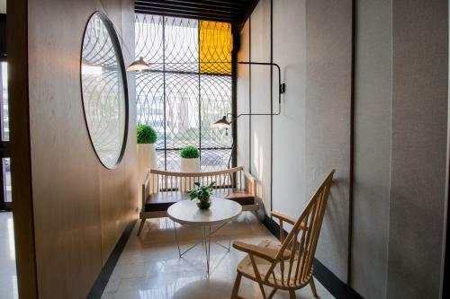 Hotel Yitel Shanghai Middle Ring Road Caobao Road