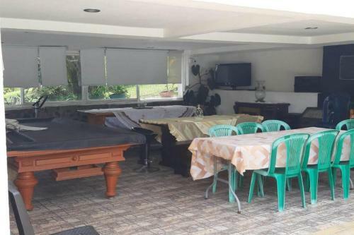 Apartamento Finca de 4 Cuartos Y Piscina
