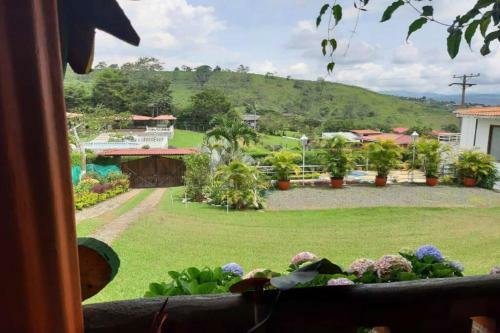 Apartamento Finca de 4 Cuartos Y Piscina