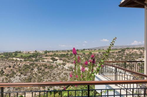 Villa In Kouklia Sleeps 4 Includes Swimming Pool And Air Con