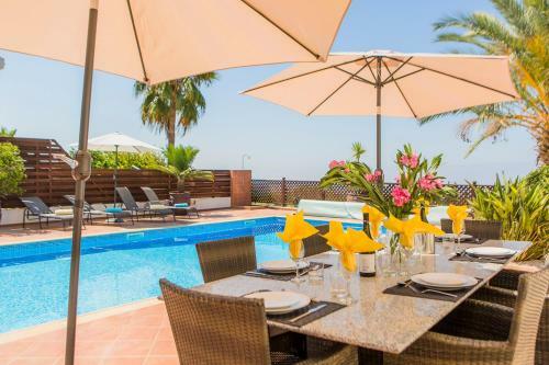 Tala Villa Sleeps 6 With Pool And Air Con