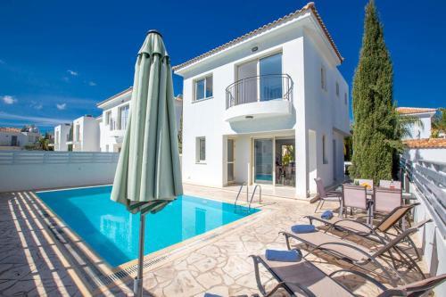 Villa In Protaras Sleeps 6 Includes Swimming Pool And Air Con 4 0