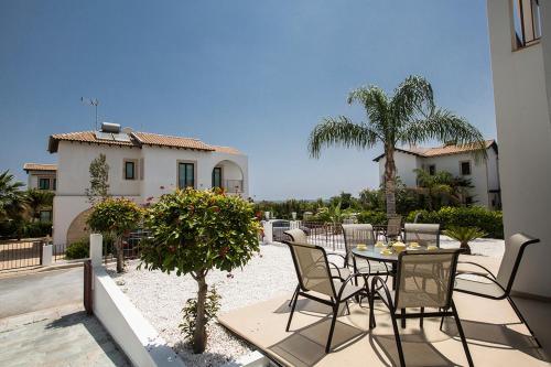 Villa In Protaras Sleeps 6 Includes Swimming Pool And Air Con 2 3