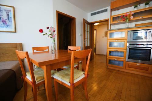 Wenceslas Square Apartments By Otsa