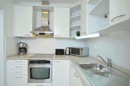 Wenceslas Square Apartments By Otsa