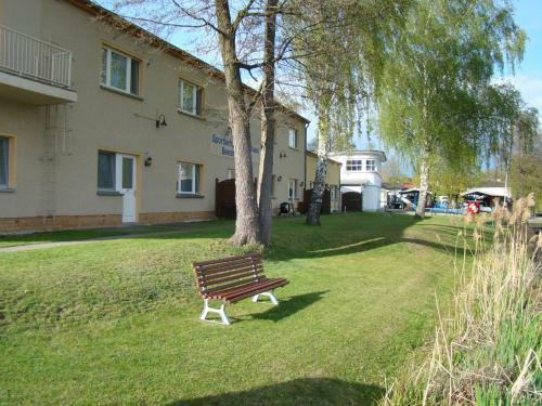 Hostal Boootshaus - Am Spreeufer