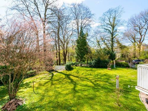 Charming Apartment In Eutin Near Stiftung Schloss Castle