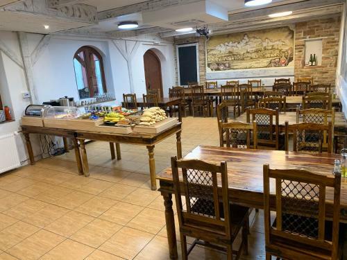 Hostal Mikulov Inn - Penzion Zem?