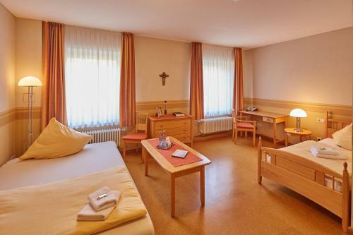Hostal Priester- Und G�stehaus Marienau
