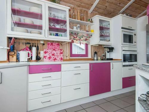 Two-bedroom Holiday Home In Glesborg 6