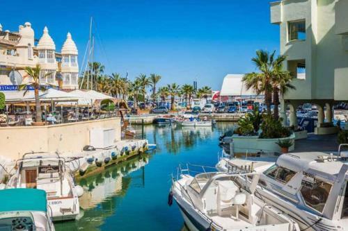 Tasteful Apartment Near The Beach Ref 107
