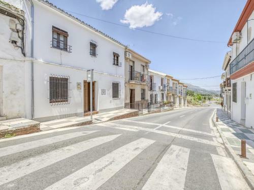 Comfy Holiday Home In Carcabuey With Patio