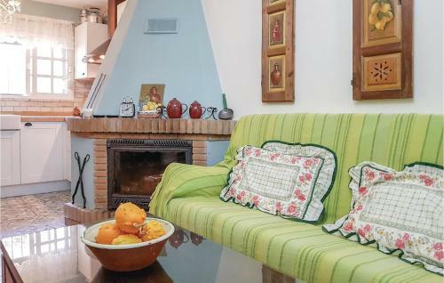 Three-bedroom Holiday Home In Chiclana De La Fronter