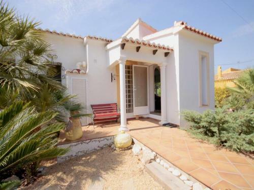 Villa In Javea Sleeps 4 With Pool And Wifi