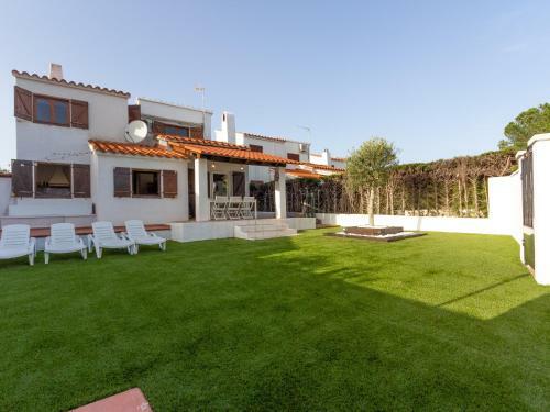 Villa Casa Familiar Con Jardin Y Piscina_tofi�o