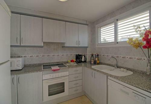La Canuta Apartment Sleeps 5 Pool Air Con