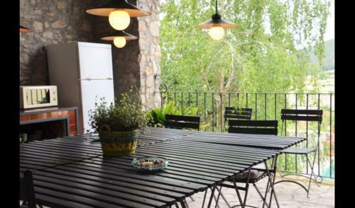 Villa In La Llacuna Sleeps 2 With Pool