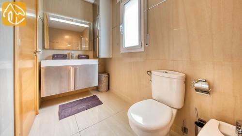 Lloret de Mar Villa Sleeps 7 Pool Air Con Wifi