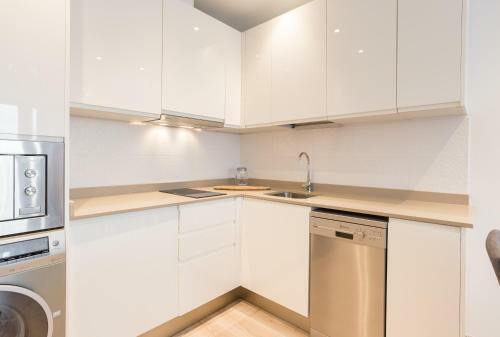 Urbe10 Premium Atarazanas 4 Bedrooms Apartment