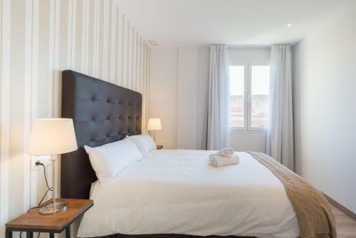 Urbe10 Premium Atarazanas 4 Bedrooms Apartment